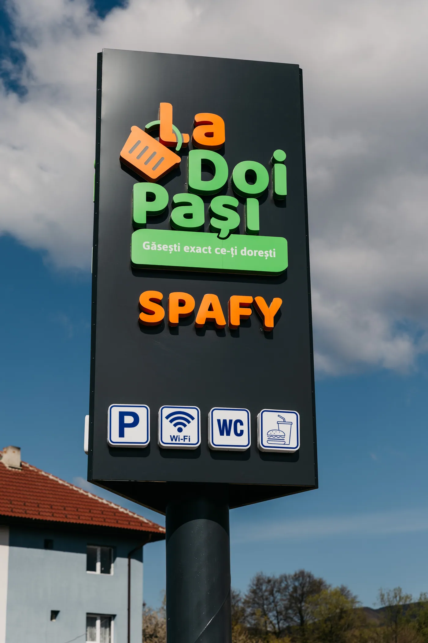 La doi Pasi Spafy